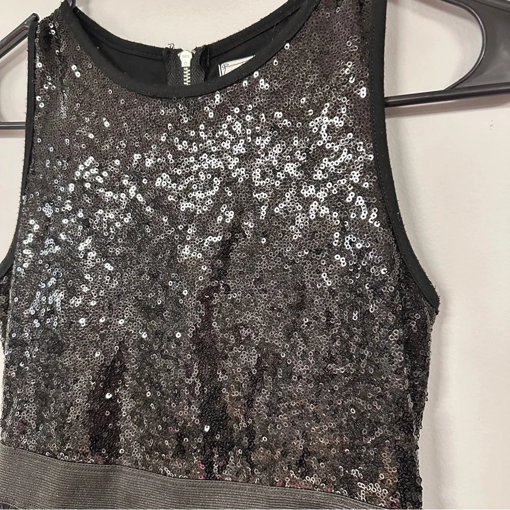 D-Signed by Disney Super Cute Girls sparkly sequined black  dress , M (10 / 12)